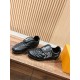 LV SNEAKERS