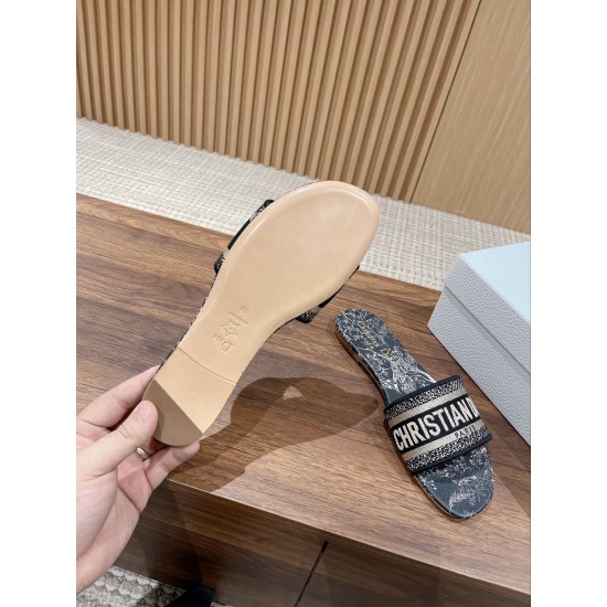 slippers slippers