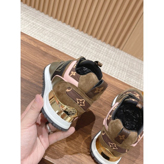 LV SNEAKERS