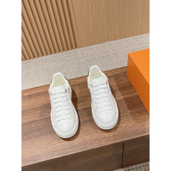 LV SNEAKERS