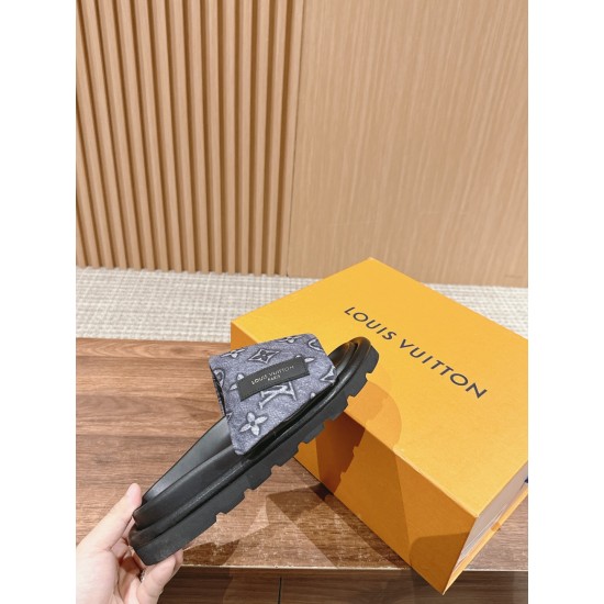 LV SLIPPERS