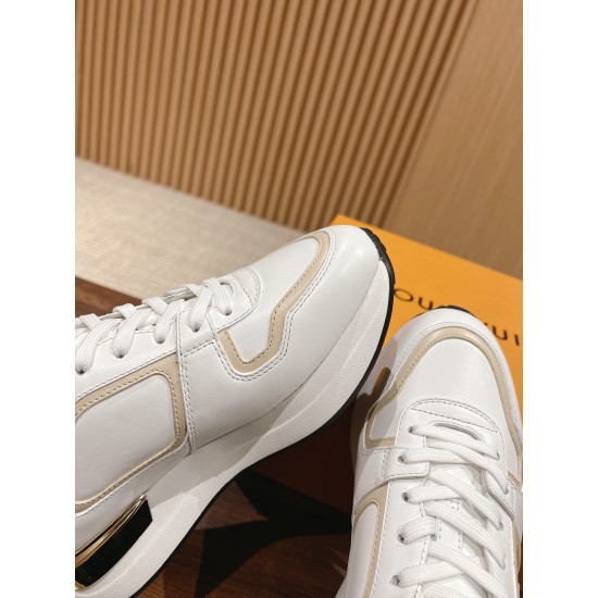 LV SNEAKERS