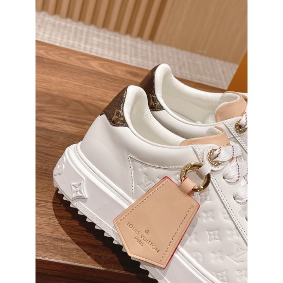 LV SNEAKERS