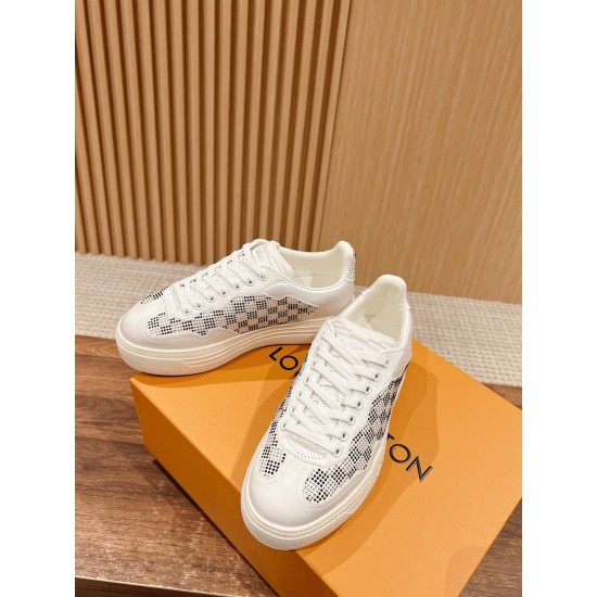LV SNEAKERS