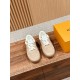 LV SNEAKERS