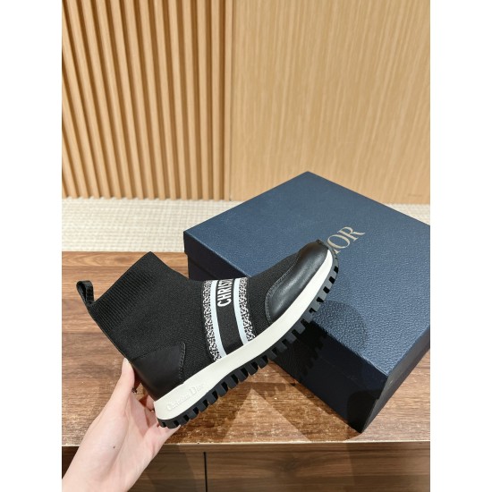 sock shoes