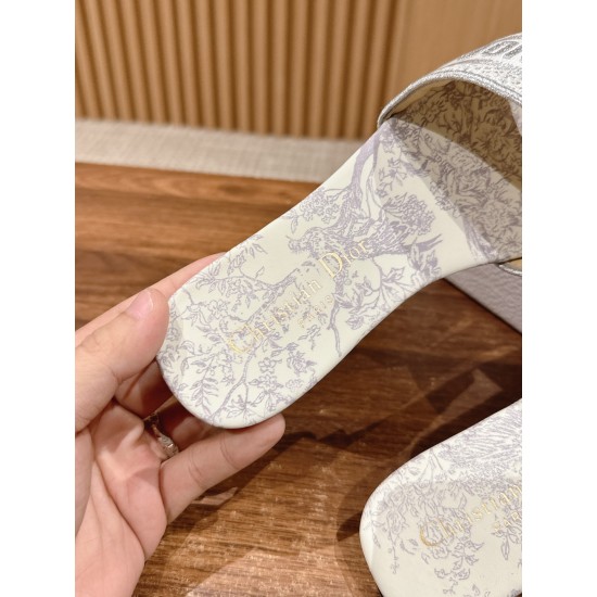 slippers slippers