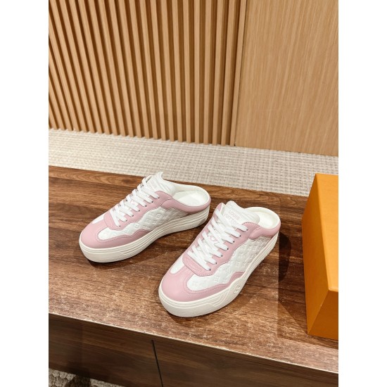 LV SNEAKERS