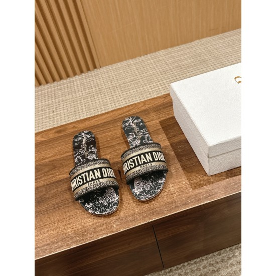 slippers slippers