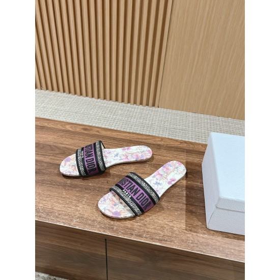 slippers 