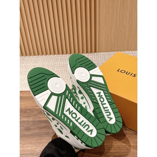 LV SNEAKERS