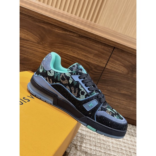 LV SNEAKERS