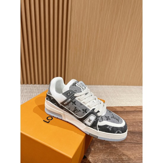 LV SNEAKERS
