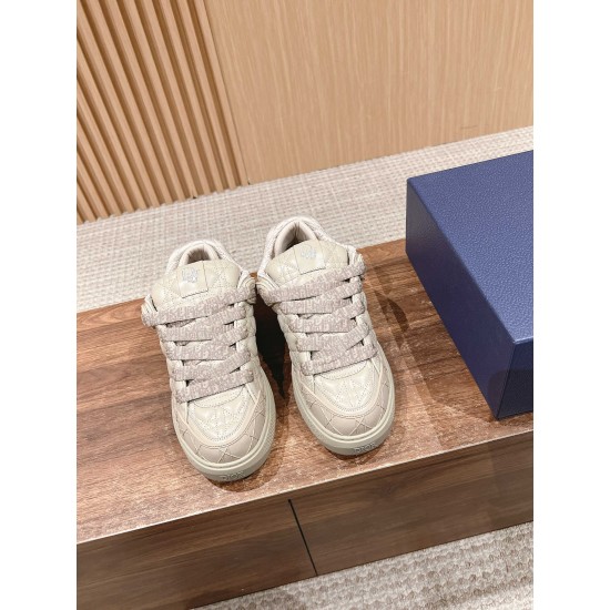 sneakers sneakers