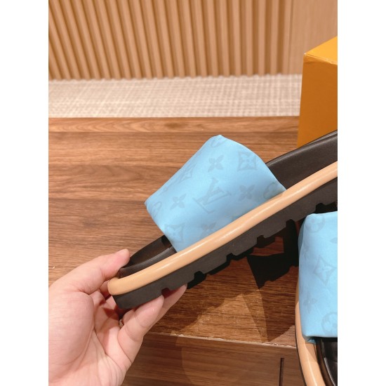 LV SLIPPERS