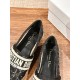 slippers slippers