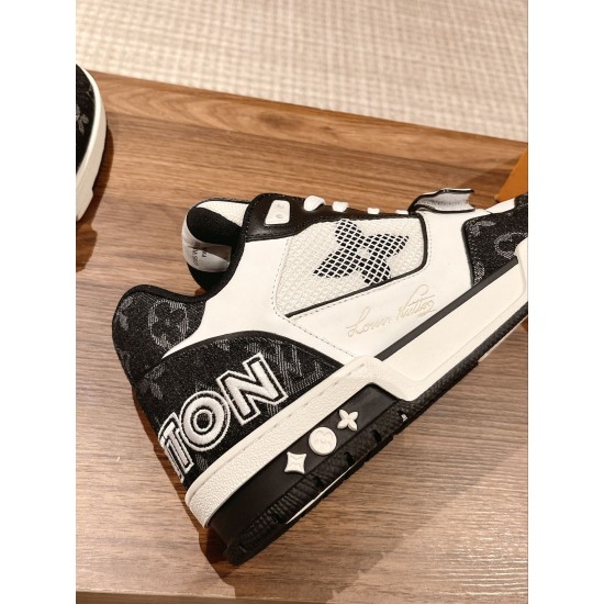 LV SNEAKERS