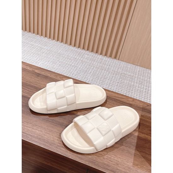 LV SLIPPERS