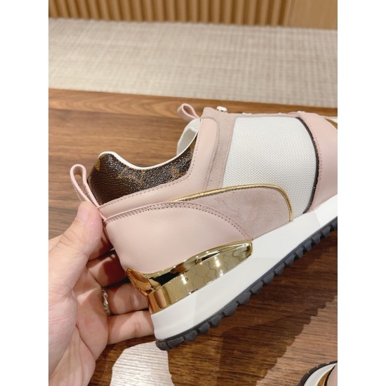 LV SNEAKERS