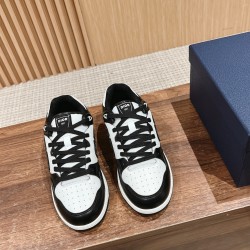 B57 Sneakers