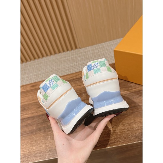 LV SNEAKERS