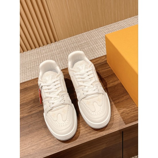 LV SNEAKERS