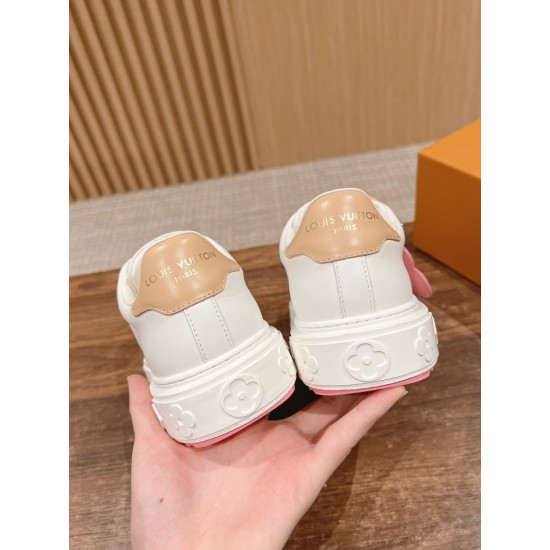 LV SNEAKERS