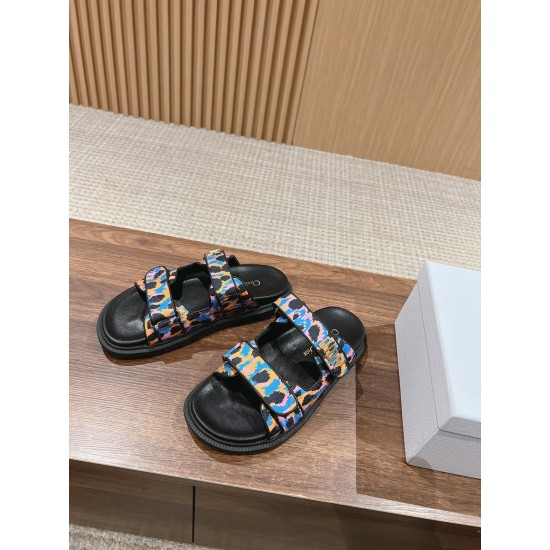 slippers 