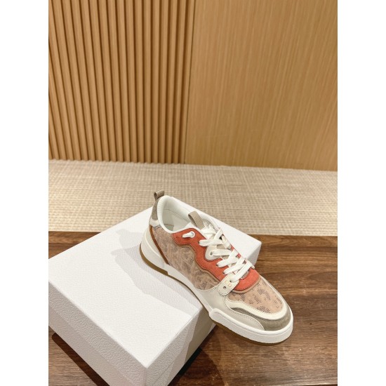 one Sneakers