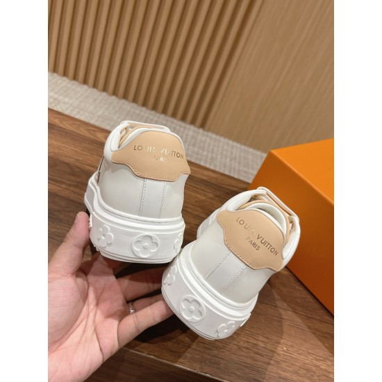 LV SNEAKERS