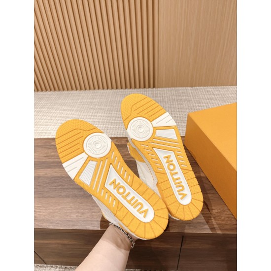 LV SNEAKERS