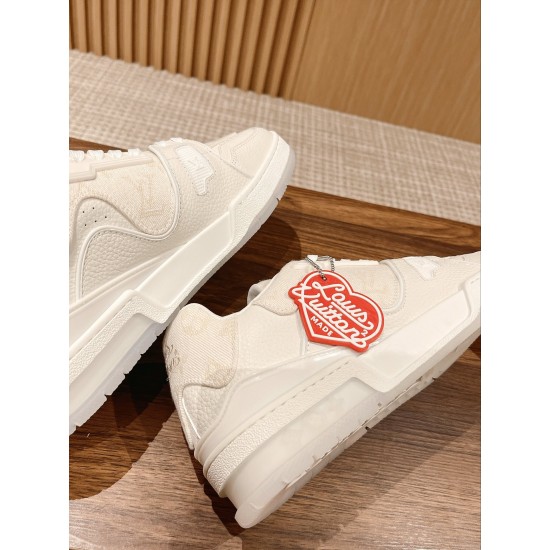 LV SNEAKERS