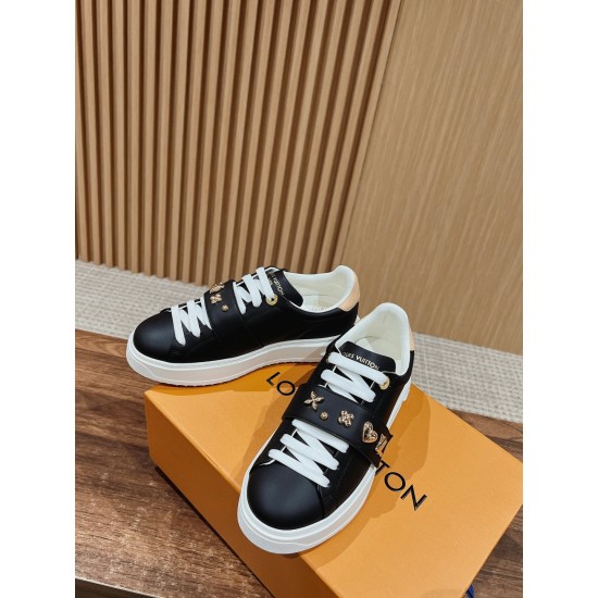 LV SNEAKERS