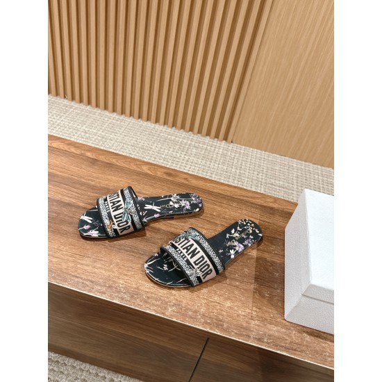 slippers 