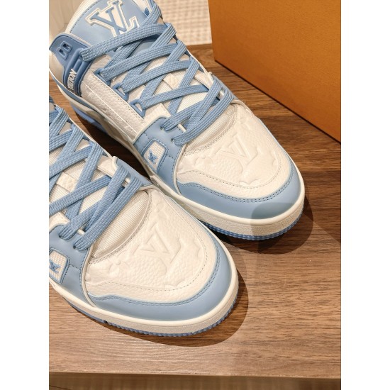LV SNEAKERS