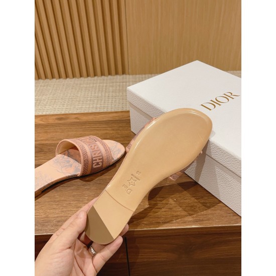 slippers slippers