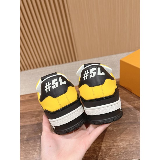 LV SNEAKERS