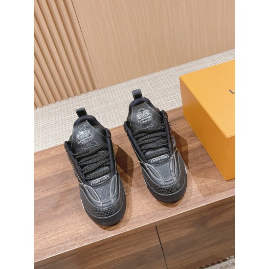 LV SNEAKERS