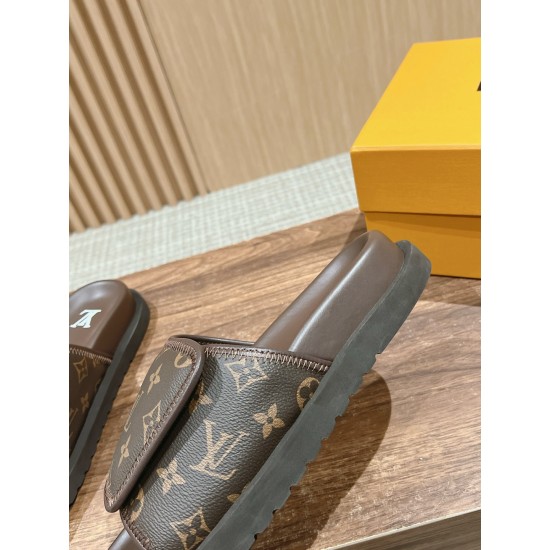 LV SLIPPERS
