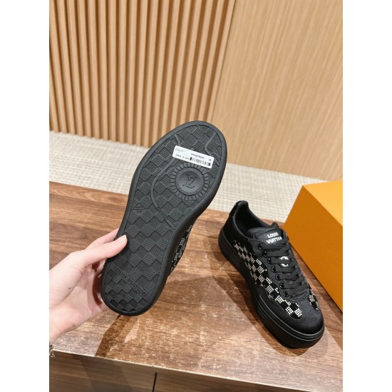 LV SNEAKERS