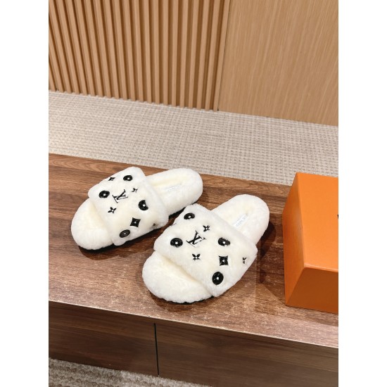LV SLIPPERS