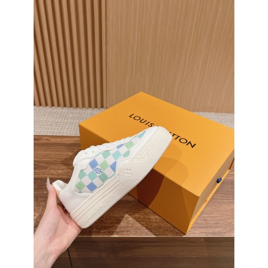 LV SNEAKERS