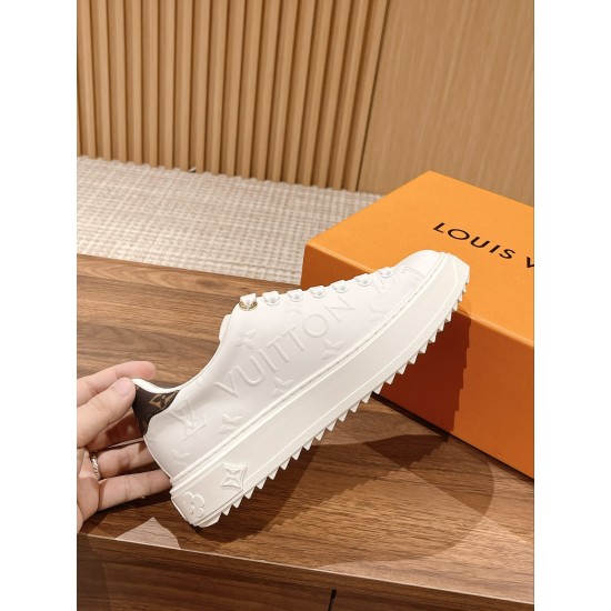 LV SNEAKERS