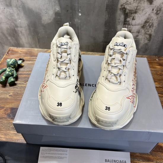 sneakers sneakers