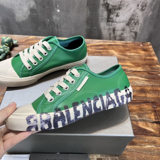 Dirty shoes demna Dirty shoes demna