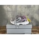 3XL sneaker runner