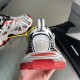 3XL sneaker runner