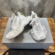 3XL sneaker runner