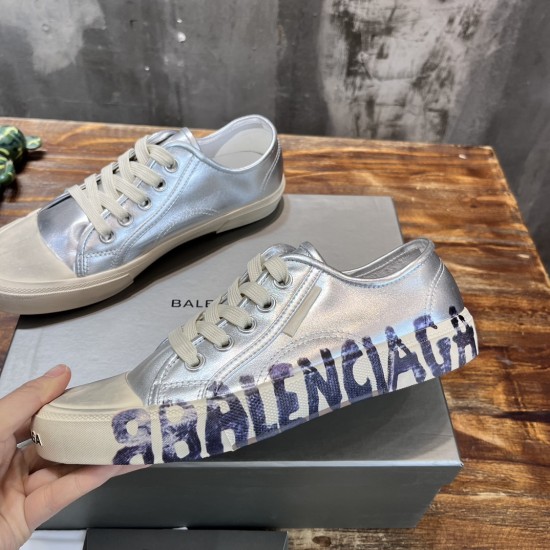 Dirty shoes demna Dirty shoes demna