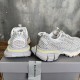 3XL sneaker runner